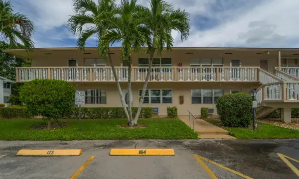 173 Kent J, West Palm Beach, FL 33417