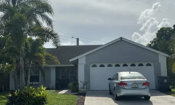 5225 Blueberry Hill Avenue, Lake Worth, FL 33463