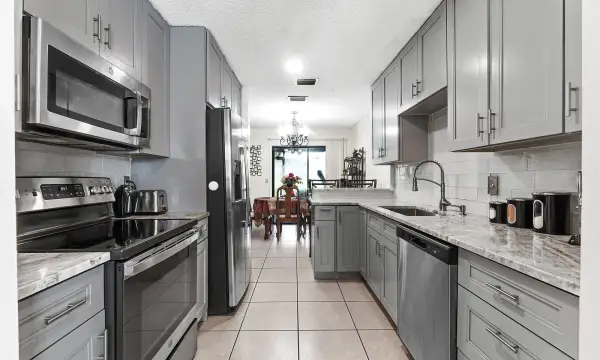 1595 Woodbridge Lakes Circle, West Palm Beach, FL 33406