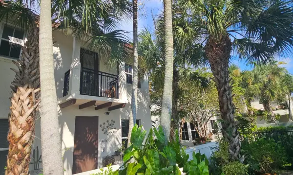 4726 Monarch Way, Coconut Creek, FL 33073