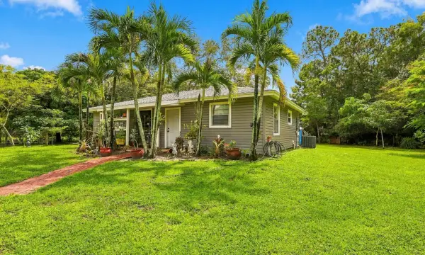 13662 N 54th N, The Acreage, FL 33411
