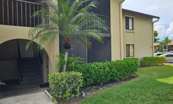 520 Shady Pine Way D1, Greenacres, FL 33415