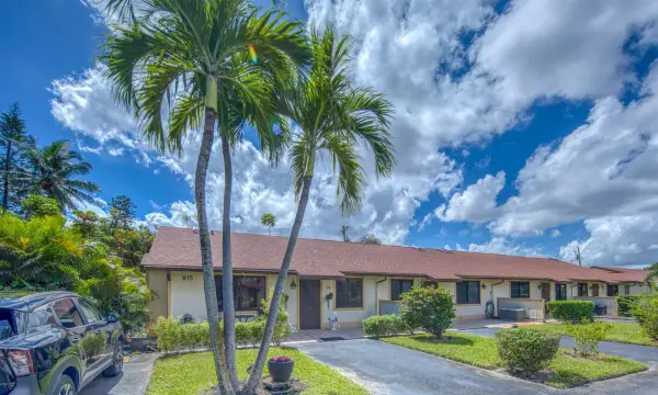 815 Andrew Redding Road 201, Lantana, FL 33462