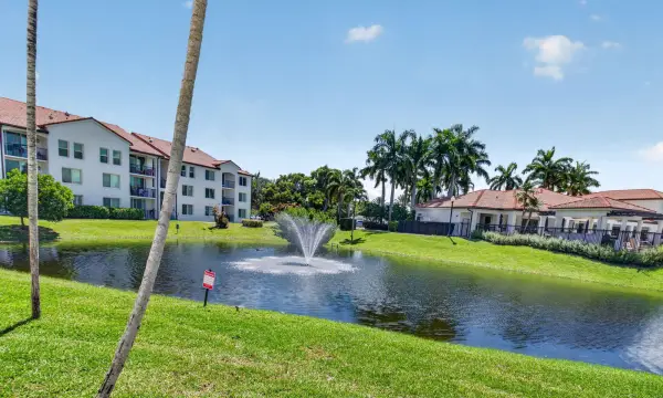 417 Villa Circle, Boynton Beach, FL 33435