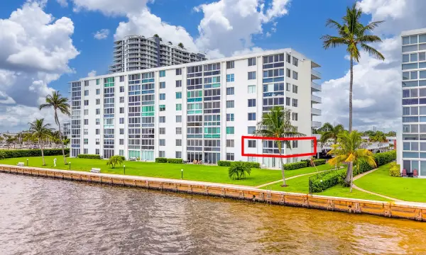 301 Lake Shore Drive 201, Lake Park, FL 33403