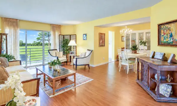 3755 Via Poinciana 402, Lake Worth, FL 33467