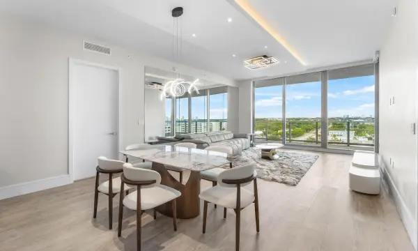 220 Lake Shore Drive 917, Lake Park, FL 33403