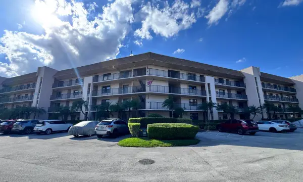 10207 Sunrise Lakes Boulevard 407, Sunrise, FL 33322