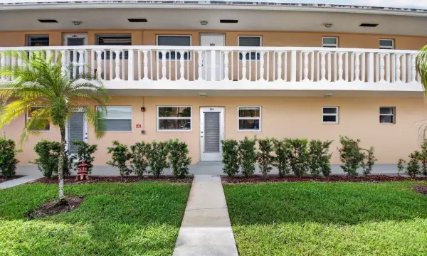 2192 NE 1st Way 104, Boynton Beach, FL 33435