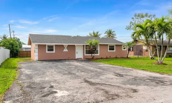 816 NE 22nd Street, Belle Glade, FL 33430