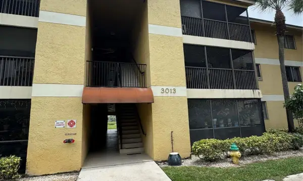 3013 N Oakland Forest Drive 106, Oakland Park, FL 33309