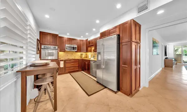 3505 Oaks Way 109, Pompano Beach, FL 33069