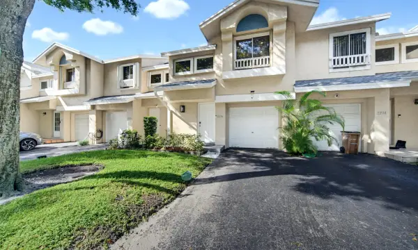2276 Discovery Circle W 2276, Deerfield Beach, FL 33442
