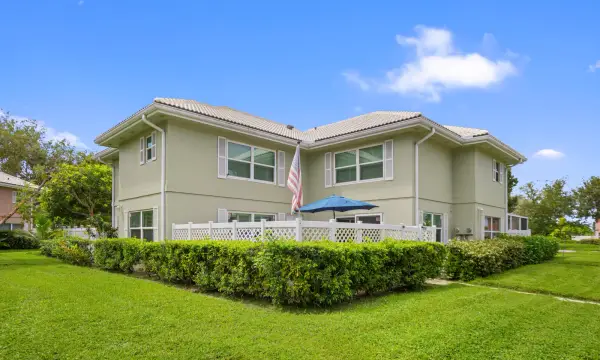 1918 Stratford Way 32b, West Palm Beach, FL 33409