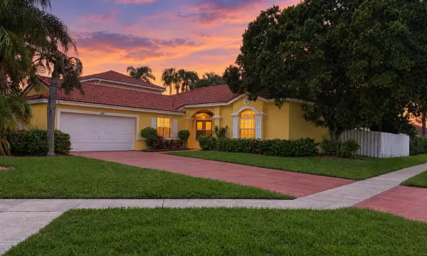 6801 Las Colinas Lane, Lake Worth, FL 33463