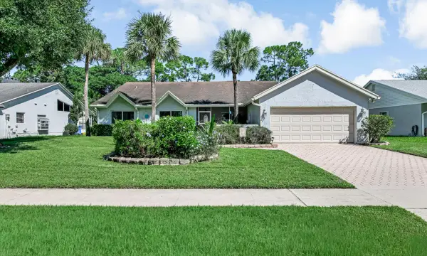 102 Sevilla Avenue, Royal Palm Beach, FL 33411