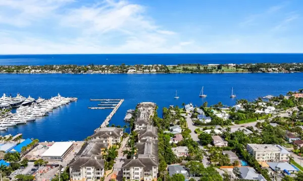 3940 N Flagler Drive 203, West Palm Beach, FL 33407