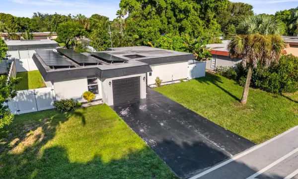 6408 Brookwood Boulevard, Tamarac, FL 33321