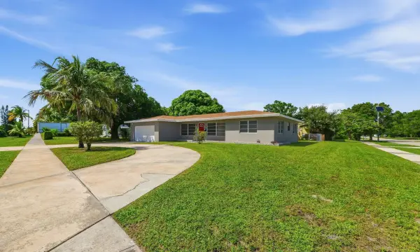 207 Bayberry Drive, Lake Park, FL 33403
