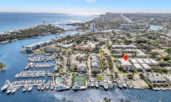 2835 NE 28th Avenue 1, Lighthouse Point, FL 33064