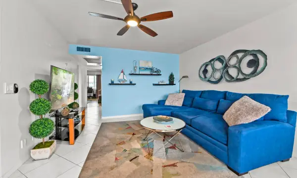3026 Cornwall B, Boca Raton, FL 33434