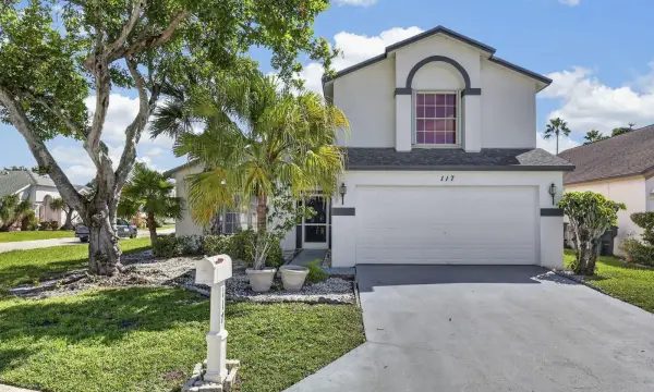 117 Hammocks Court, Greenacres, FL 33413