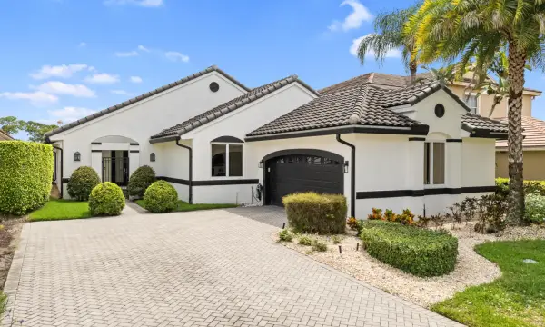 8268 Bob O Link, West Palm Beach, FL 33412