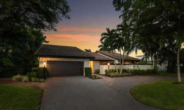 3527 Pine Lake Court, Delray Beach, FL 33445