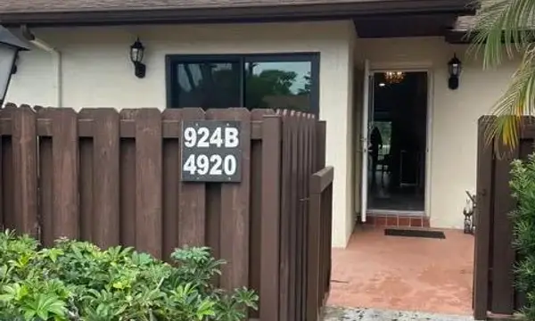 4920 Sable Pine Circle B, West Palm Beach, FL 33417