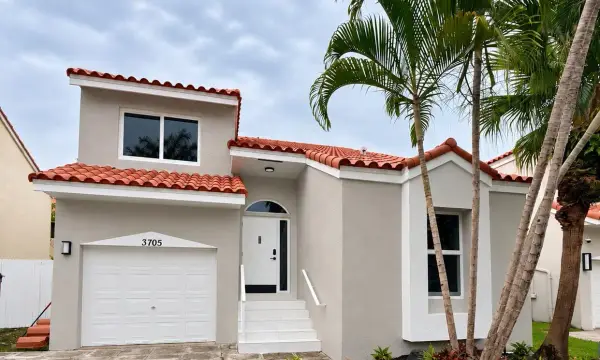 Address Withheld, Hollywood, FL 33021