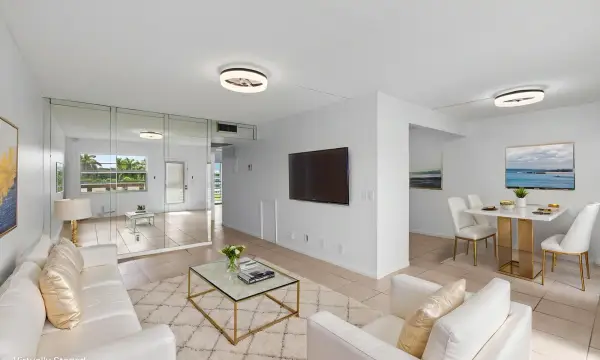4028 Hythe B, Boca Raton, FL 33434