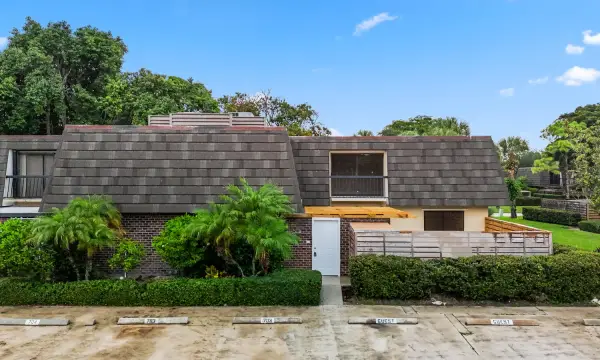 703 7th Terrace, Palm Beach Gardens, FL 33418