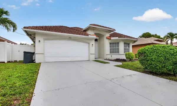900 SE 2nd Avenue, Dania Beach, FL 33004