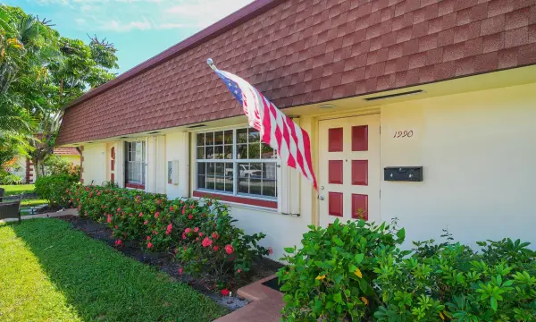 1990 NE 33rd Street 3, Lighthouse Point, FL 33064