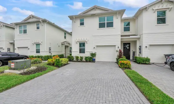 4567 Hollister Avenue, Lake Worth, FL 33463