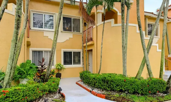 680 NW 79th Terrace, Pembroke Pines, FL 33024