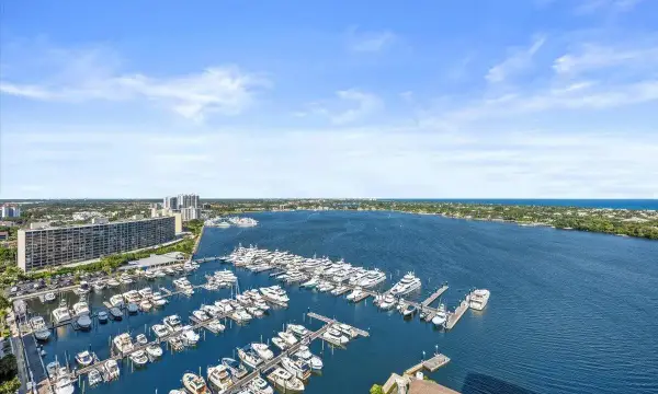 100 Lakeshore Drive 2156, North Palm Beach, FL 33408
