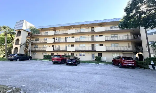 6260 S Falls Cir Drive 201, Lauderhill, FL 33319