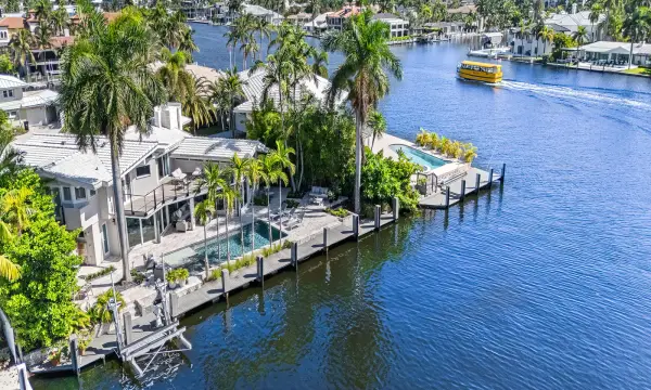 2880 NE 24th Place, Fort Lauderdale, FL 33305