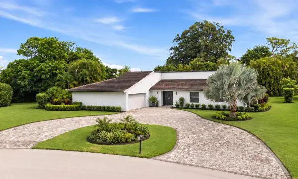 6451 Eastpointe Pines Street, Palm Beach Gardens, FL 33418