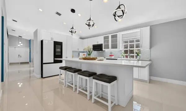 20564 SW 5th Street, Pembroke Pines, FL 33029