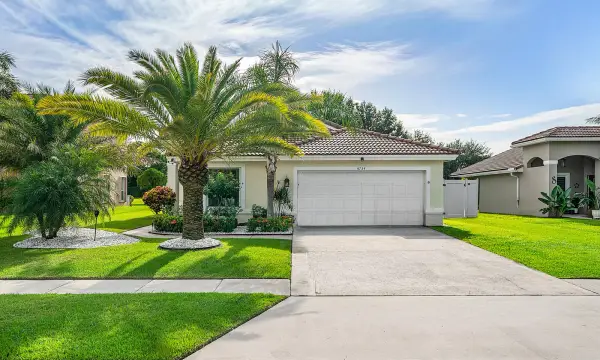 6734 Lake Nona Place, Lake Worth, FL 33463