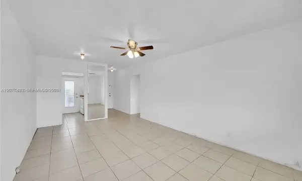 1050 E Sample Road 309, Pompano Beach, FL 33064