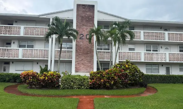20 SE 13th Street Unit A2, Boca Raton, FL 33432