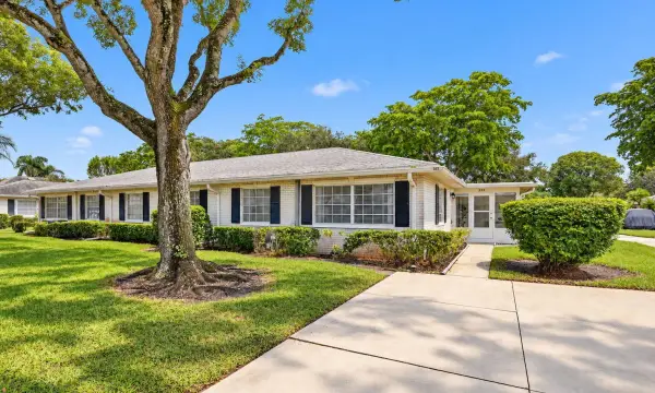 10137 S 44th Avenue, Boynton Beach, FL 33436