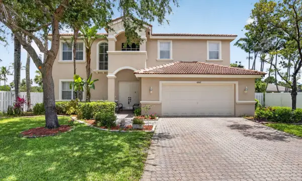 6207 Shadow Tree Lane, Lake Worth, FL 33463