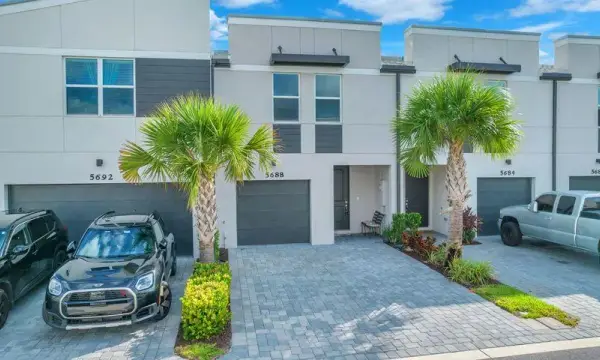 5688 Mentmore Drive, Mangonia Park, FL 33407