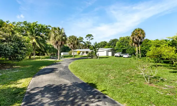 5200 Club Road, Haverhill, FL 33415