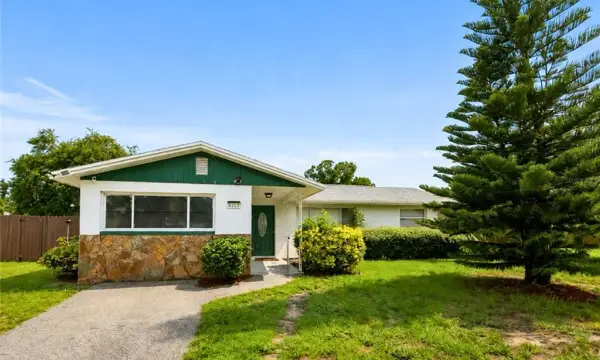 8628 Magnolia Drive, Seminole, FL, 33777