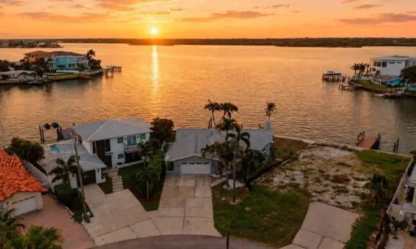 16115 4th Street E, Redington Beach, FL, 33708